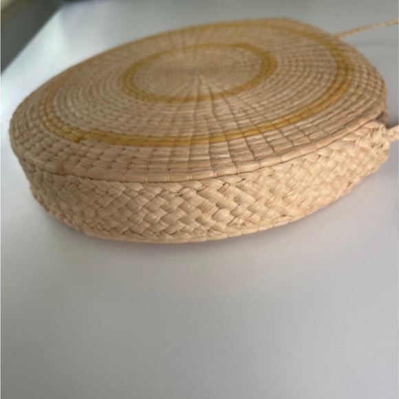 Vintage round straw bag handmade circle wicker woven basket - Picture 6 of 9